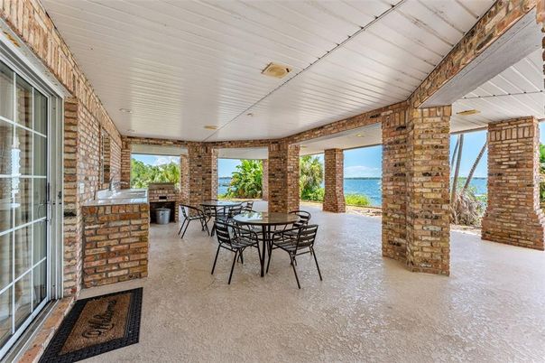 Dining room, Exterior, Water