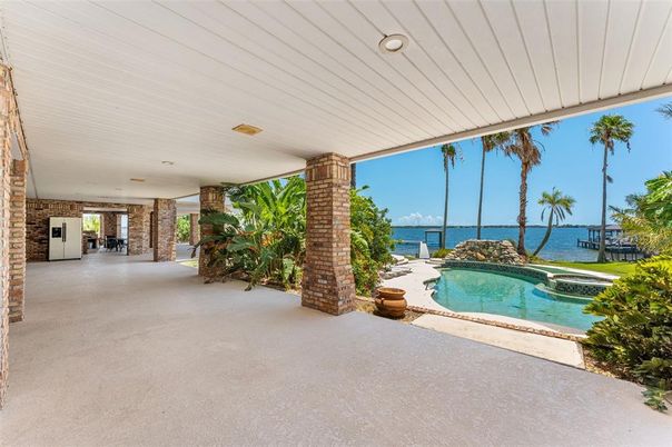 Exterior, Pool, Water