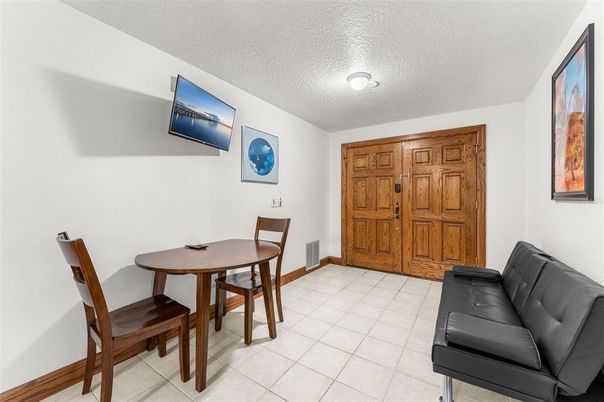 Dining room, Interior