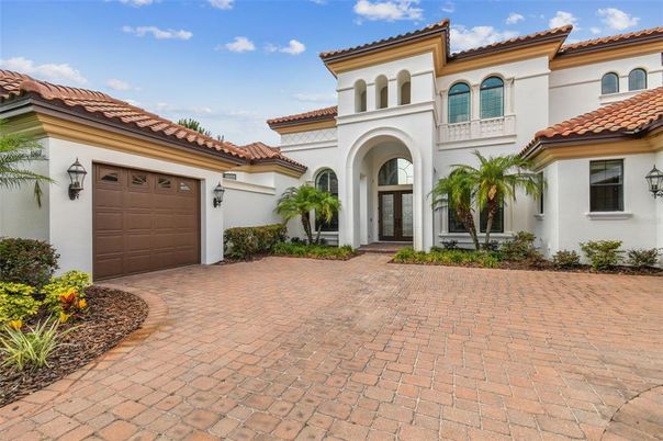 Attached, Exterior, Facade, Mediterranean