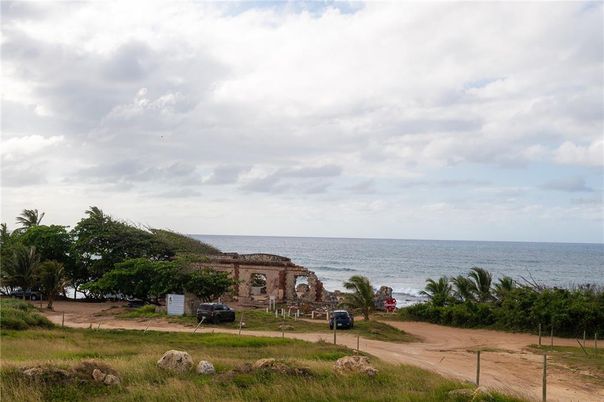 Exterior, Lake