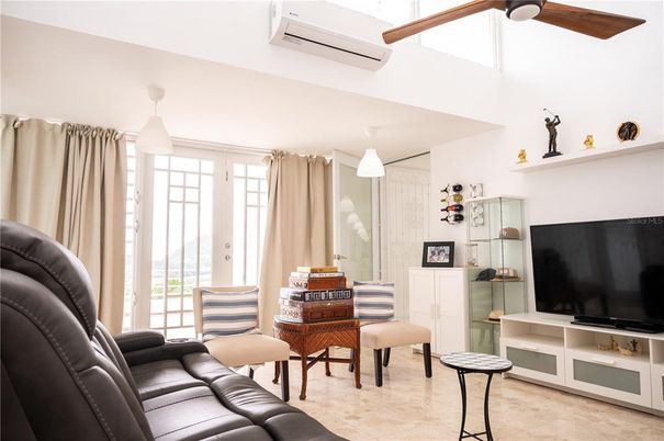 Dining room, Interior, Living room, Pendant Lights
