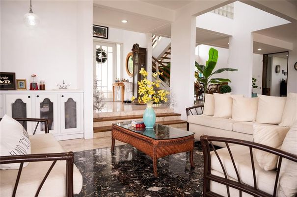 Interior, Living room, Pendant Lights, Recessed Lighting