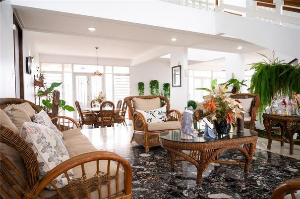 Dining room, Interior, Living room, Pendant Lights, Recessed Lighting
