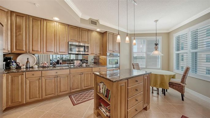 Dining room, Interior, Kitchen, Pendant Lights, Recessed Lighting