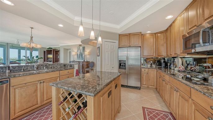 Interior, Kitchen, Pendant Lights, Recessed Lighting, Stainless Steel Appliances