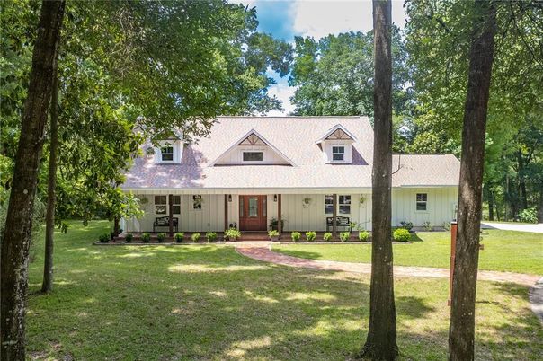 Backyard, Exterior, Facade, Cape Cod