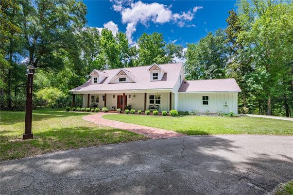 Backyard, Exterior, Facade, Farmhouse