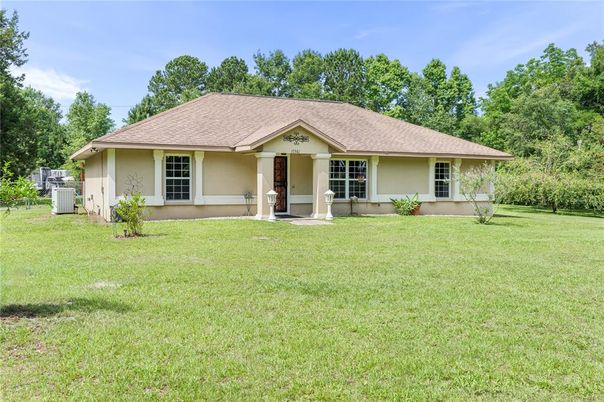 Backyard, Exterior, Facade, Ranch