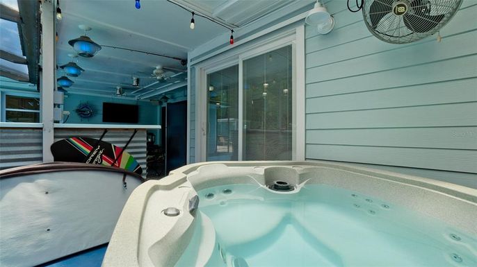Exterior, Hot Tub