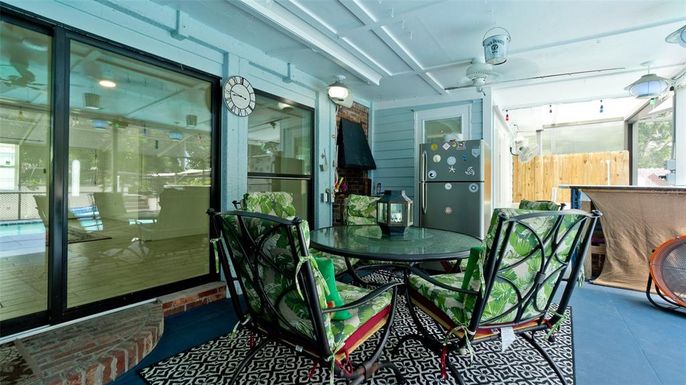 Dining room, Interior