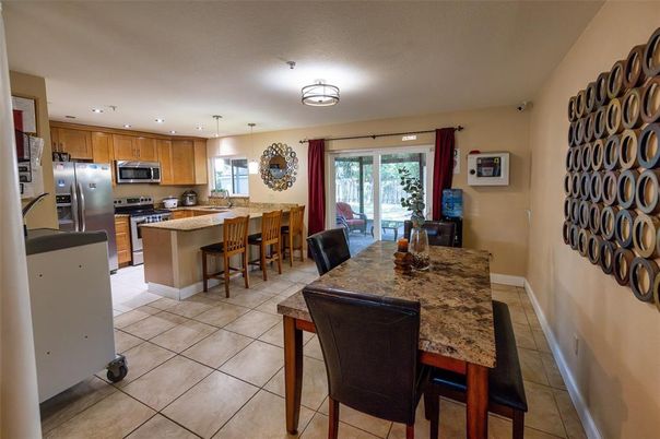 Dining room, Interior, Kitchen, Pendant Lights, Recessed Lighting, Stainless Steel Appliances