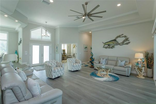 Interior, Living room, Pendant Lights, Recessed Lighting, Wood Texture Flooring