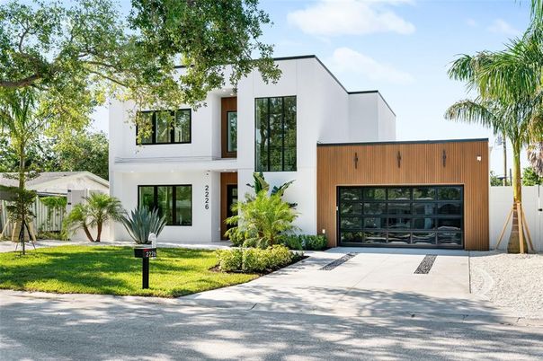 Attached, Exterior, Facade, Modern