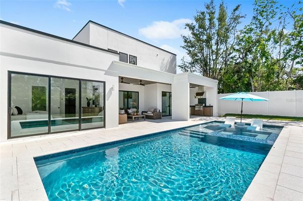 Exterior, Pool