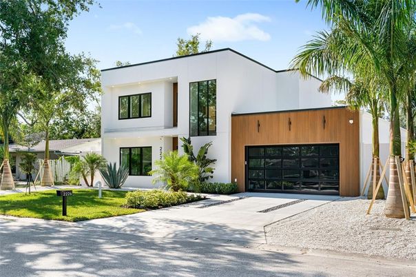 Attached, Exterior, Facade, Modern