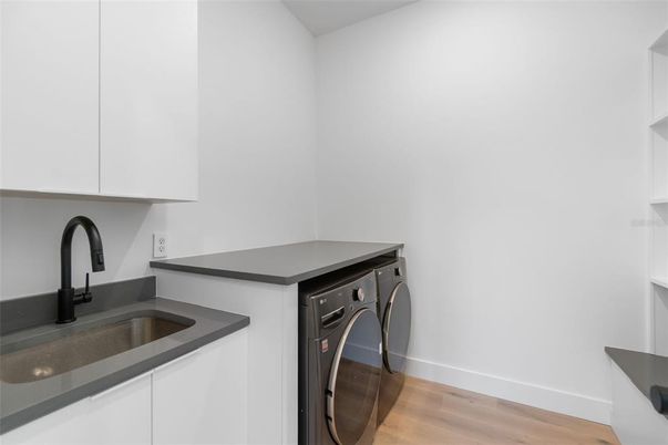 Interior, Washer, Wood Texture Flooring