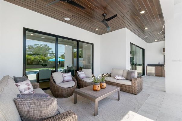 Exterior, Interior, Living room, Recessed Lighting