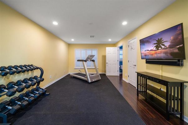 Fitness Equipment, Interior, Recessed Lighting, Wood Texture Flooring