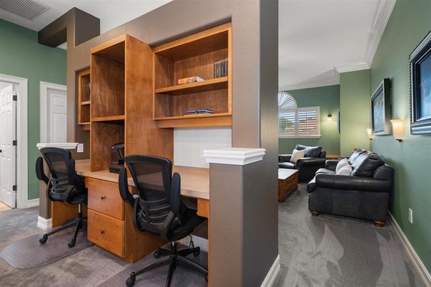 Home Office, Interior