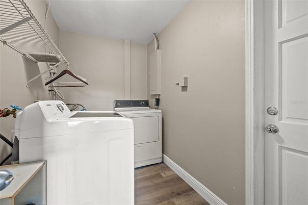 Interior, Washer, Wood Texture Flooring
