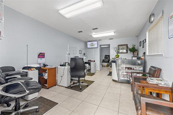 Home Office, Interior