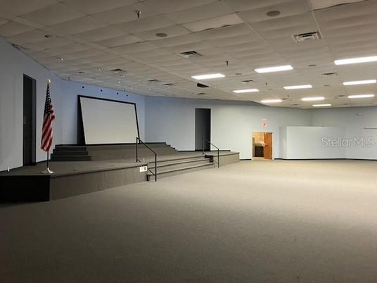 Interior, Projection Screen, Recessed Lighting