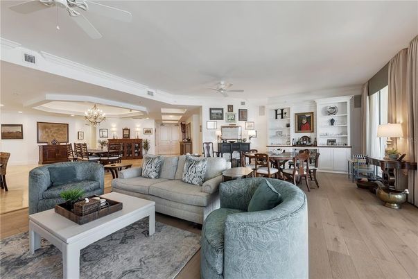 Chandelier, Dining room, Interior, Living room, Recessed Lighting, Wood Texture Flooring