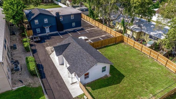 Exterior, Drone