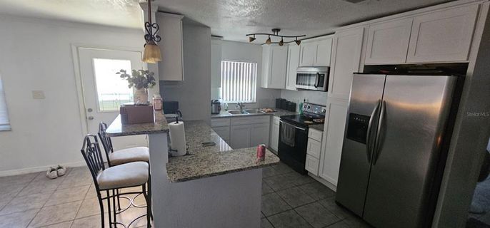 Interior, Kitchen, Pendant Lights, Stainless Steel Appliances