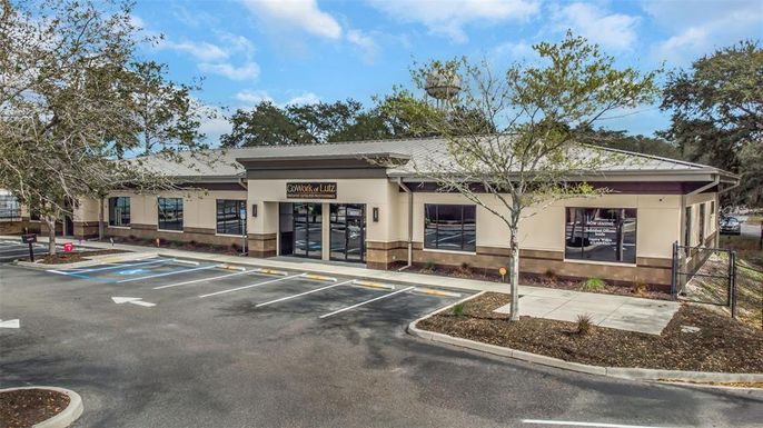 Exterior, Facade, Ranch