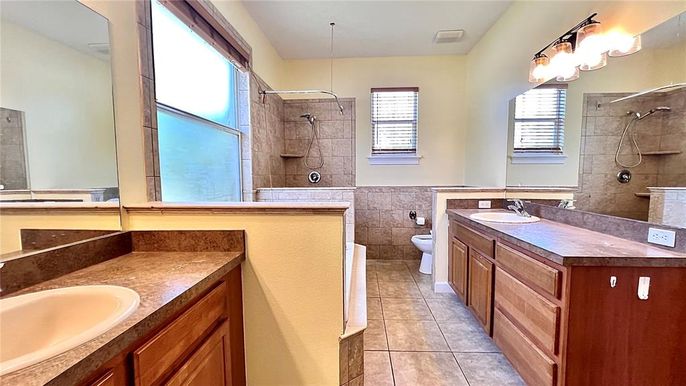 Bathroom, Dual Sink Vanities, Interior