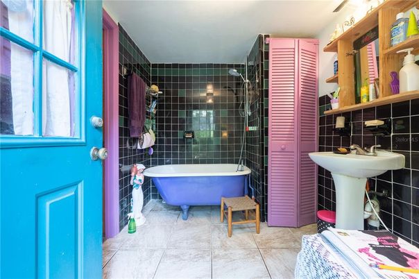 Bathroom, Free Standing Baths, Glass Shower, Interior