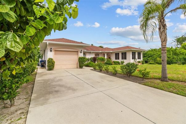 Attached, Backyard, Exterior, Facade, Ranch