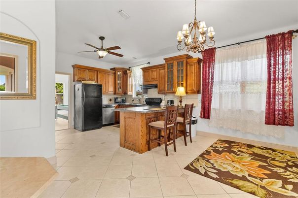 Chandelier, Dining room, Interior, Kitchen