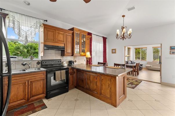 Chandelier, Dining room, Interior, Kitchen, Living room
