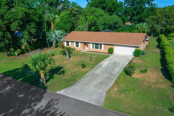 Attached, Exterior, Facade, Ranch