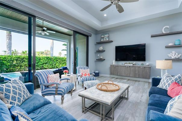 Interior, Living room, Recessed Lighting, Wood Texture Flooring