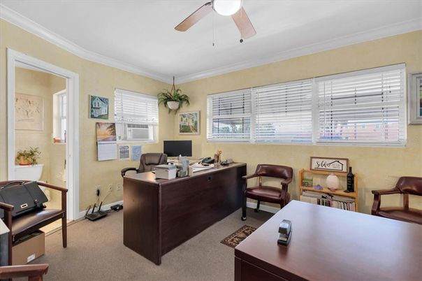 Home Office, Interior