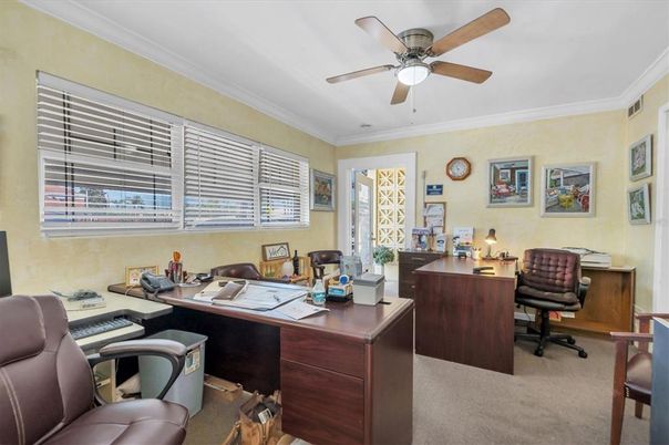 Home Office, Interior