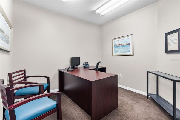 Home Office, Interior