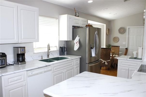 Dining room, Interior, Kitchen, Recessed Lighting, Stainless Steel Appliances