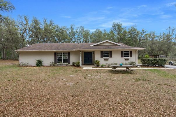 Backyard, Exterior, Facade, Ranch