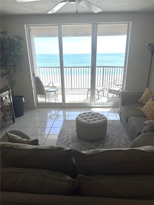 Interior, Living room, Water