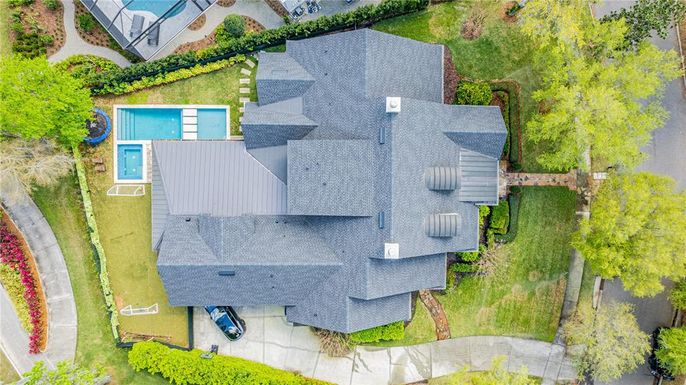 Exterior, Drone