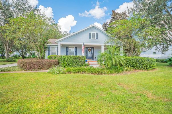 Backyard, Exterior, Facade, Ranch