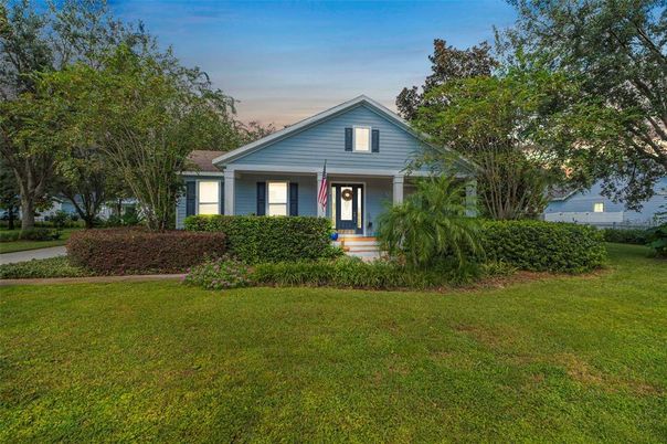 Backyard, Exterior, Facade, Ranch