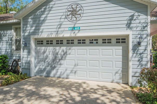 Detached Garage, Exterior