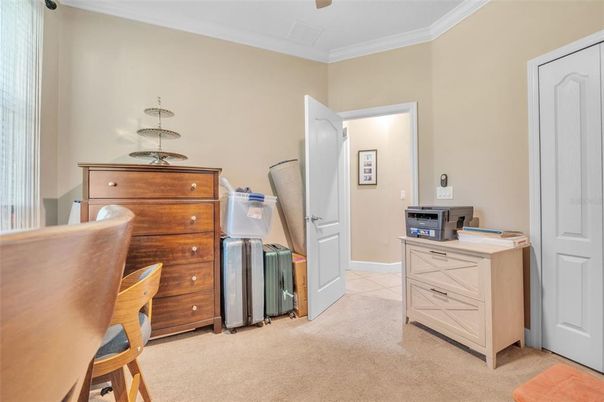 Home Office, Interior
