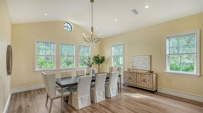 Chandelier, Dining room, Interior, Recessed Lighting, Wood Texture Flooring